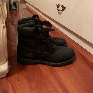 BLACK TIMBERLANDS BOOTS